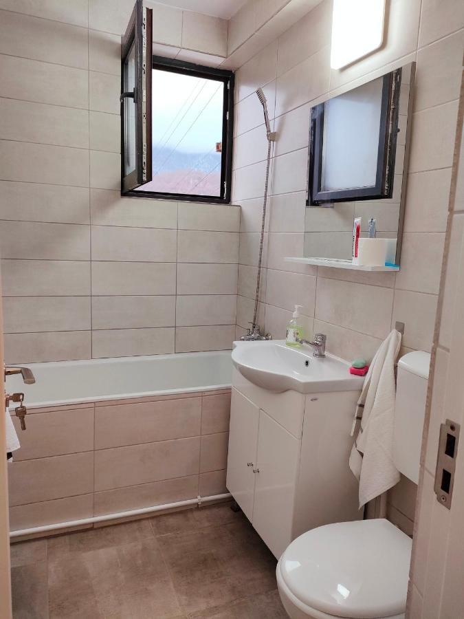 Apartament Lupeni/Straja Lägenhet Lupeni  Exteriör bild
